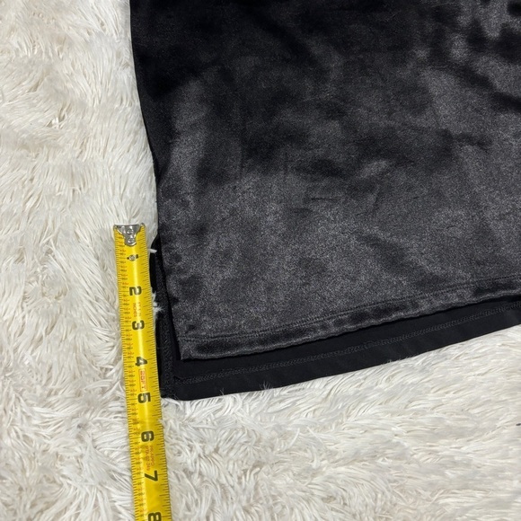 BANANA Republic Sleeveless Silky Front Black Womans Blouse Size Large - Picture 5 of 9